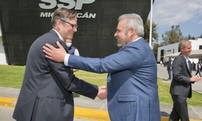 El ministro consejero de Seguridad Pública de la Embajada de EU, Timothy Dumas, lideró la reunión con el gobernador Alfredo Ramírez Bedolla, en favor del libre tránsito del aguacate a EU. (Especial)